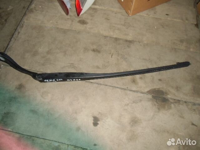 Поводок стеклоочистителя передний левый Peugeot 30