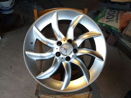 Диски для Mercedes R18
