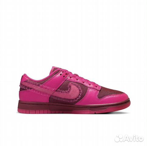 Nike Dunk Low “Valentine’s Day”