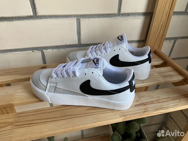 Женские кроссовки Nike Blazer Low