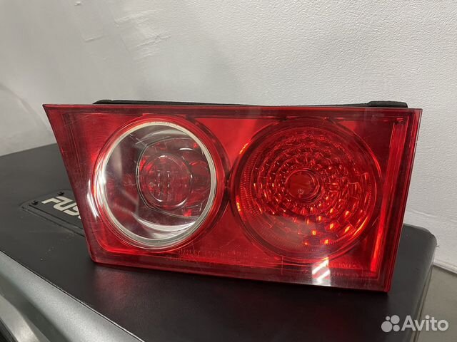 Вставка в крышку багажника