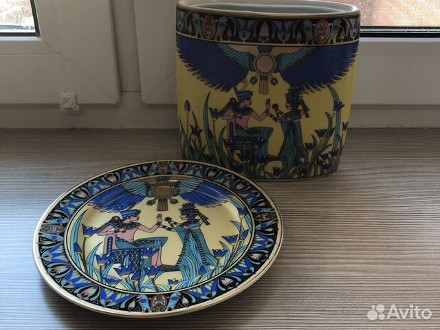 Египетская ваза для цветов и декоративная тарелка