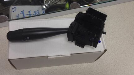 Подрулевой переключатель света Toyota