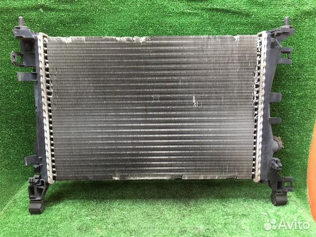 Радиатор охлаждения Opel Corsa D (2006-2015)
