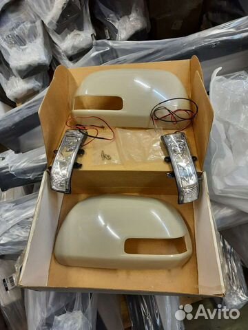 Накладки на зеркала с повторителями Highlander