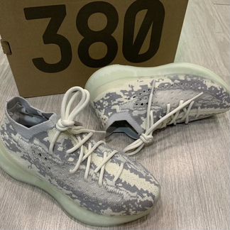 Кроссовки Yeezy