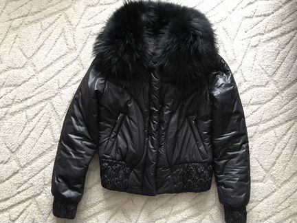 Куртка чёрная утеплённая с мехом из енота