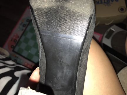 Ботильоны замшевые пишут р 40,маломерят больше идё