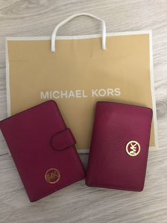 Кошелёк и обложка для паспорта Michael Kors