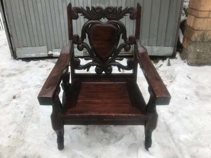 Кресло резное