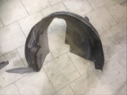 Задний правый подкрылок Ситроен С4 седан