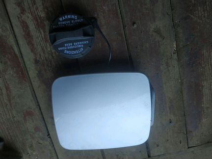 Kia magentis 2010 лючок бензобака цвет серебро