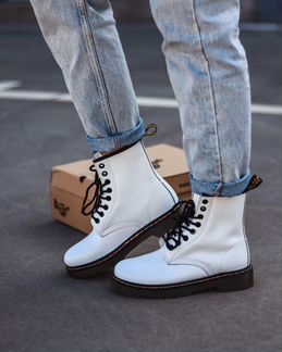 Ботинки женские на низкой подошве