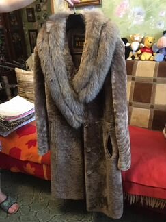 Шуба из мутона с песцовым воротником