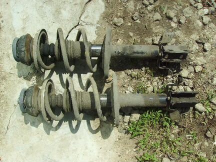 Рено сандеро 2 амортизатор передний