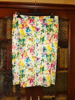 Костюм (юбка и пиджак) размер 50-52