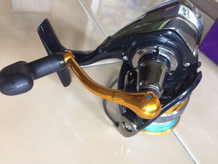 Спиннинговая катушка Daiwa Revros 2500