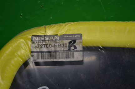 Лобовое стекло Nissan Pathfinder R51 2004-2014