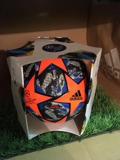 Футбольный мяч adidas Лига Чемпионов 2020 Зимний м