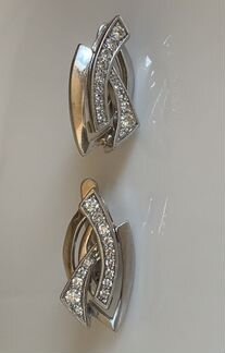 Золотые серьги с бриллиантами 585 пробы