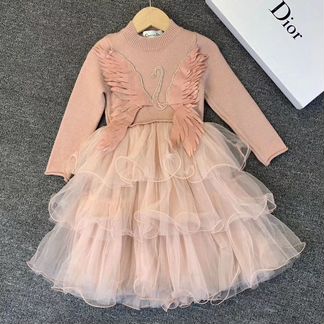 Брендовое платье на девочку р.110 (новое)