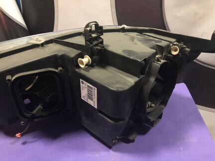 Bmw E70 Фара рест ксенон правая