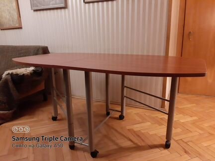 Обеденный стол складной