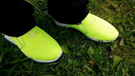 Кроссовки женские