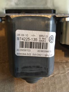 Мотор стеклоподъемника задняя левая дверь Passat B