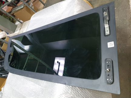 Стекло боковое Mercedes Benz V class A4476705700