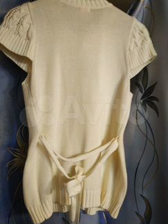 Жилетка белая вязанная под блузку и водолазку
