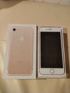 iPhone 7 розовый