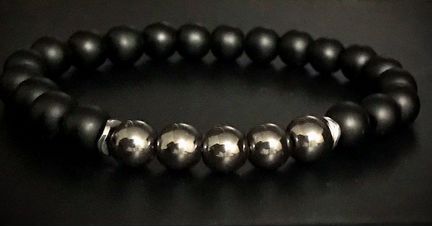 Браслет-оберег из гематита и шунгита