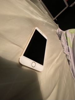 Продам iPhone 7