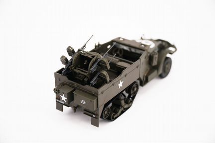 Модель американского бронетранспортера M16 1:43