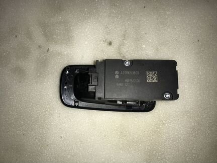 Кнопка ручного тормоза (ручника) на Mercedes-Benz