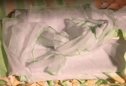 Бортики в детскую кроватку с балдахином