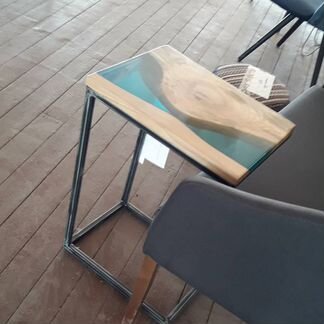 Столик придиванный