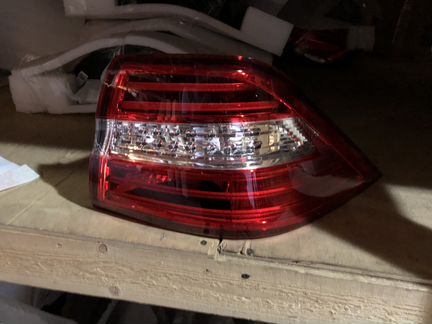 Фонарь правый Mercedes Ml 166