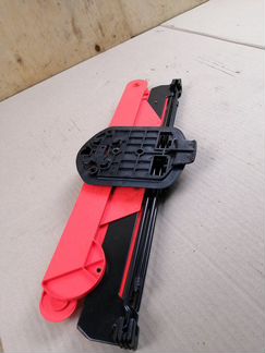 Знак аварийной остановки Mercedes-Benz E-Class