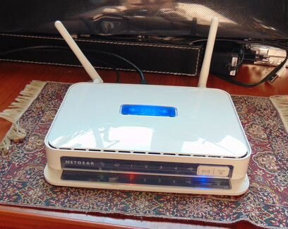 Wi-Fi роутер netgear JNR3210-100RUS, белый