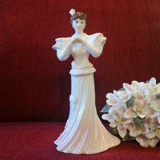 Фарфоровая статуэтка Кружевной шлейф, Коалпорт