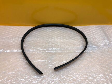 Уплотнитель капота Nissan Patrol Y62 2010-2020