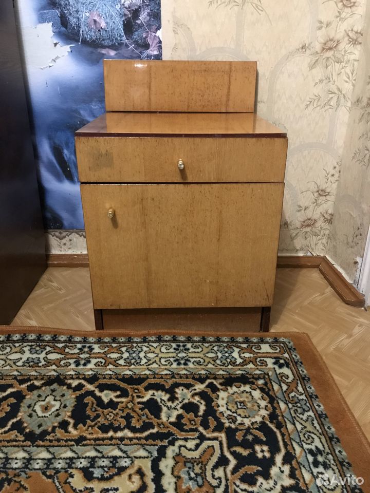 Тумбочка