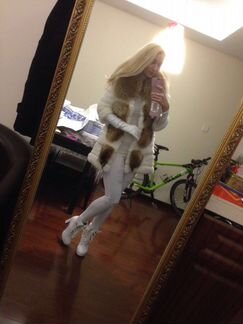 Шуба белая красивая натуральная