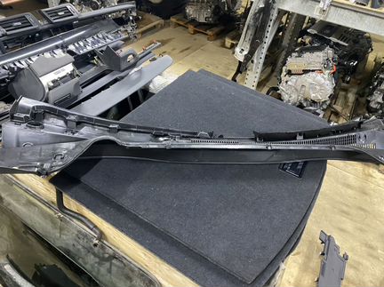 Жабо трапеции дворников Lexus LS 2019-2020