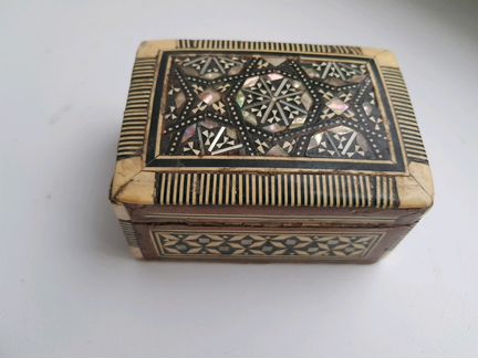 Шкатулка маленькая