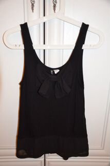 Черная трикотажная блуза H&M с бантом из шифона