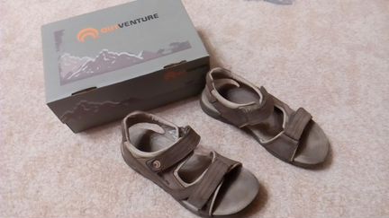 Продам сандалии Outventure