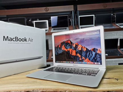 Apple MacBook в коробке